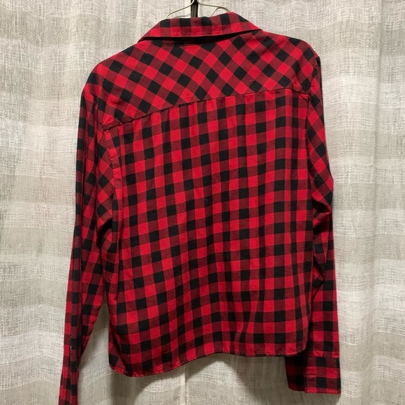 Hot Topic short cut flannel button down. - Picture 2 of 9